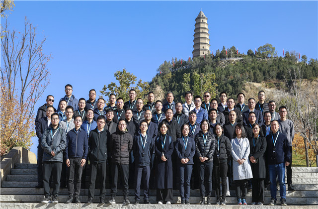 明升国际首批80后中高层赴延安学习红色精神