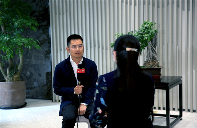 2020年5月6日，北京电视台就“疫情当前，建筑行业如何做好复工复产工作”，到中天北京集团实地走访，中天北京集团总裁张向洪作为朝阳区人大代表接受访问。