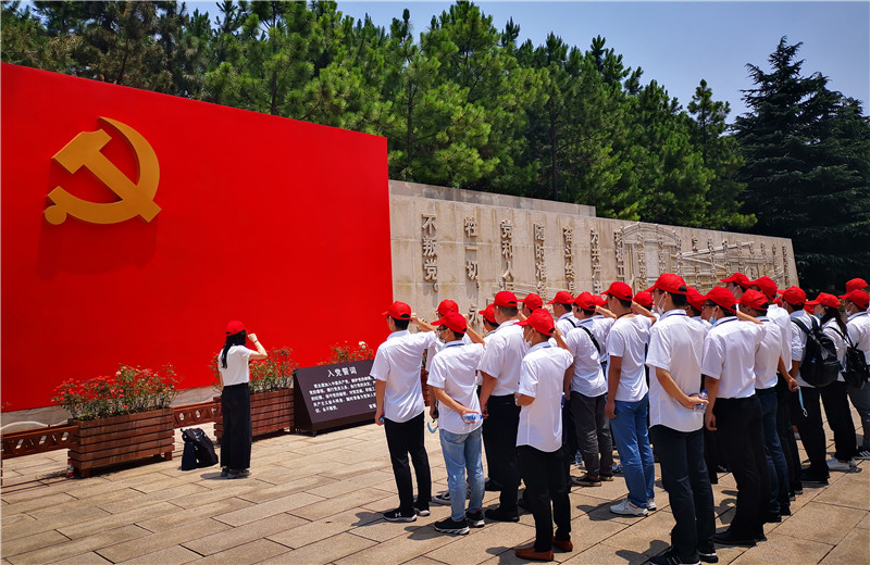 2020年6月30日，中天三建党支部组织上海区域、苏南分公司全体党员及部分流动党员、预备党员、入党积极分子等40余人赴嘉兴南湖开展“七一”主题党建活动。