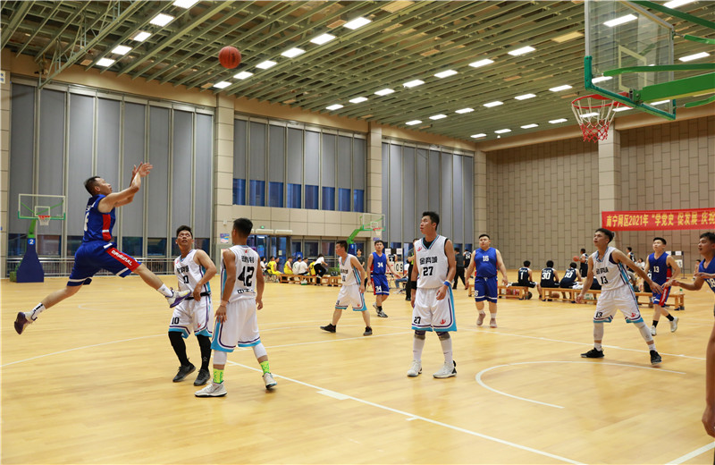 2021年6月，第七届“安全杯”篮球联赛在中天八建内部展开，精准的投篮、焦灼的对抗，披上战服，用热情战胜酷暑，用实力征服中天同仁！