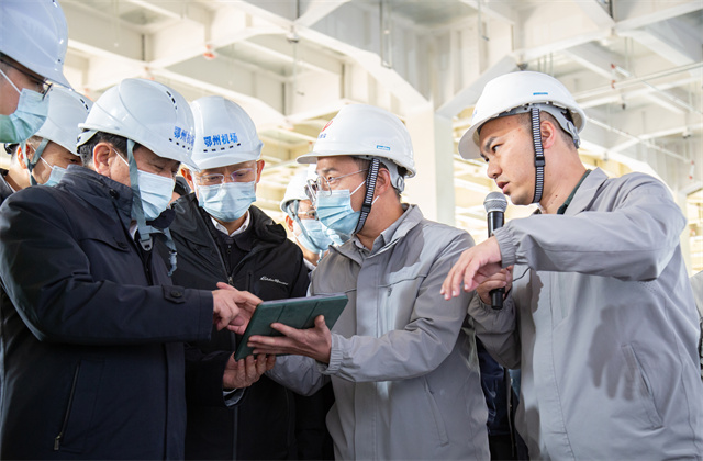 中国民航局党组书记、局长冯正霖一行到中天鄂州花湖机场转运中心主楼项目参观考察