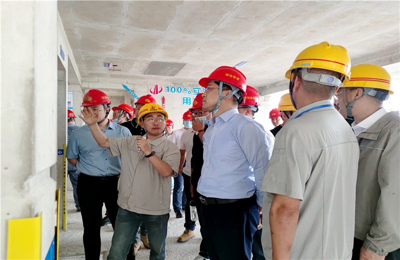 2023年5月10日，绿地香港集团华南区域公司工程对标培训观摩会在中天八建南宁绿地朗峯A地块项目举行。